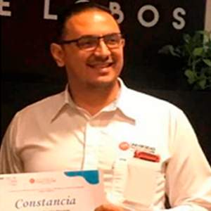 Dr. Víctor Alfonso Martha Mayoral